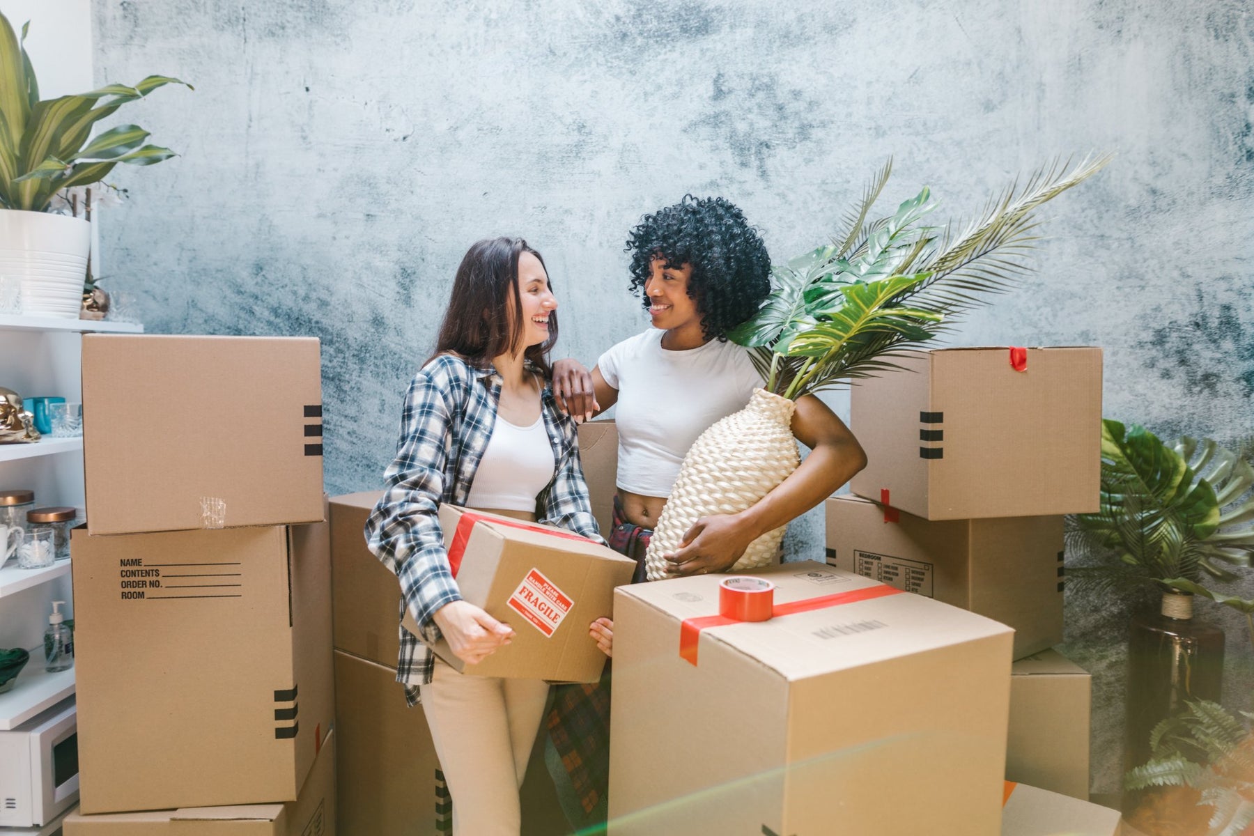 How To Cope With Moving Away From Family And Friends For The First Time - Panvola