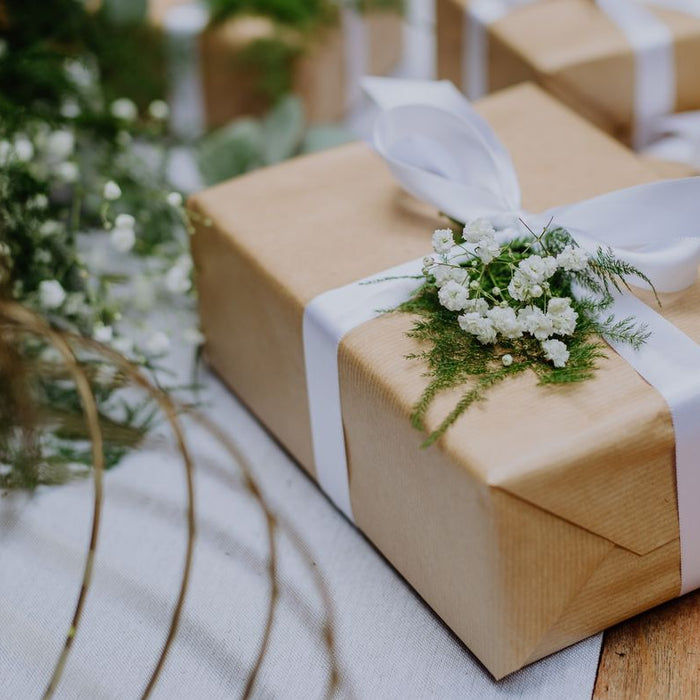 5 Top Reasons Why People Give Gifts for Weddings? - Panvola